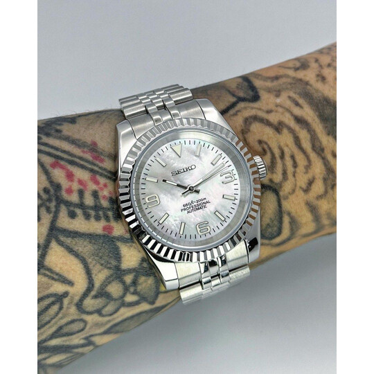 Custom Seiko Mod • White MOP 369 Fluted Jubilee • 39mm